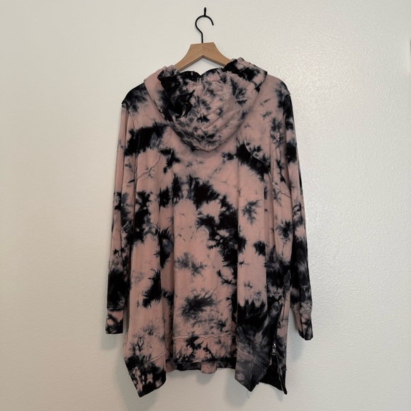 Torrid Black and Cream Tie-Dye Hoodie - Picture 4 of 11